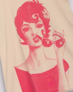 Camiseta Ilustrada Beige Dolores