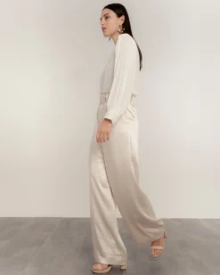 Pantalón fluido de cintura alta y cinturon
