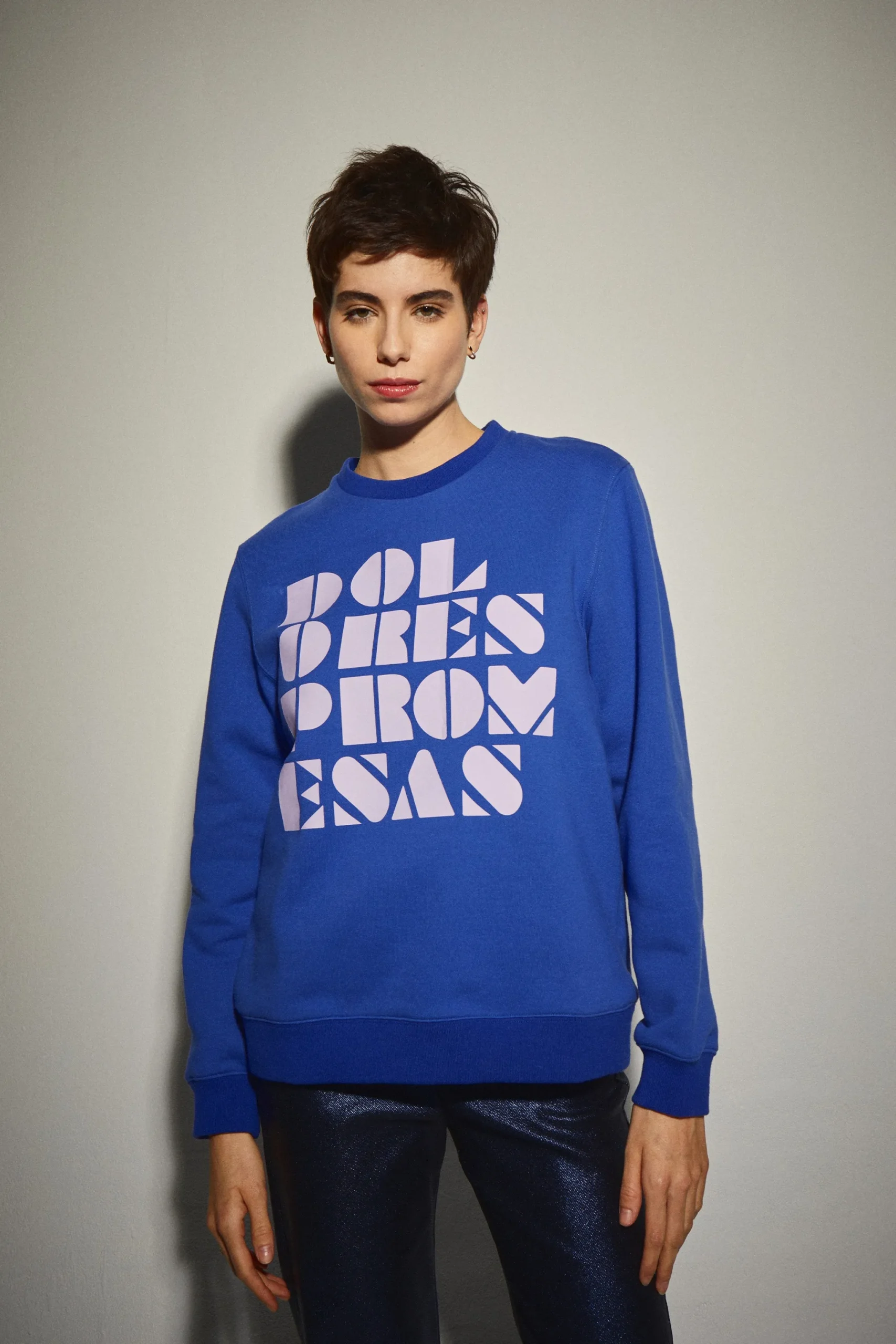 Sudadera Azul Eléctrico Dolores Promesas