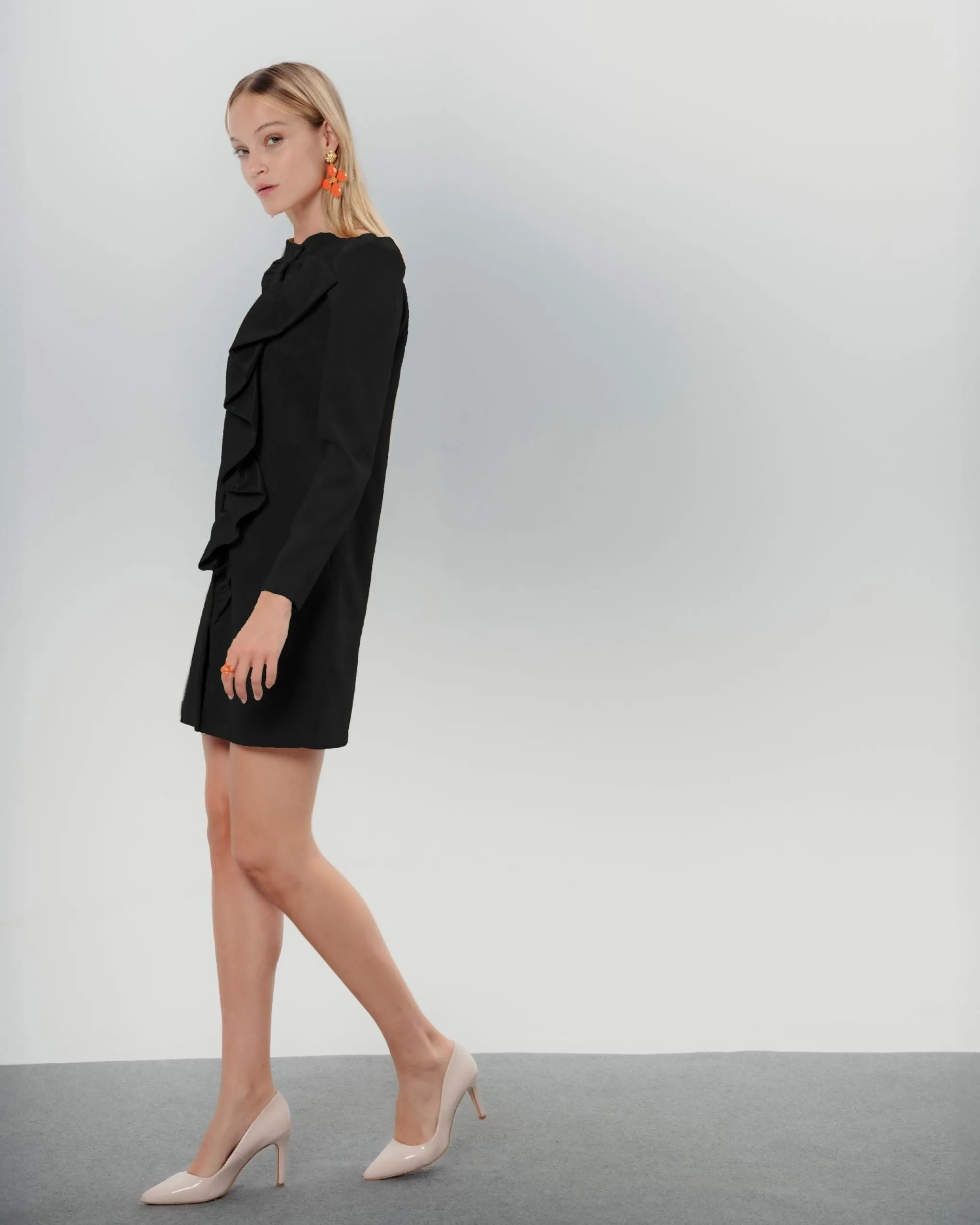 Vestido corto Filipa volantes negro