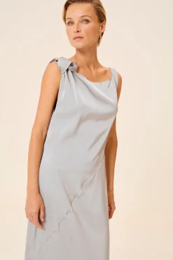 Vestido Largo Satinado Gris Alia